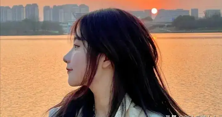 異性對話結束時，男人如果說了這幾句話，會讓女人朝思暮想