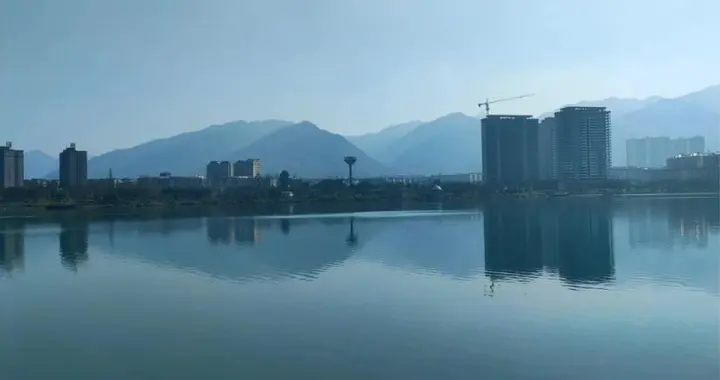 當你六十多歲時，還要照顧八九十歲的父母，就會看到三個家庭真相