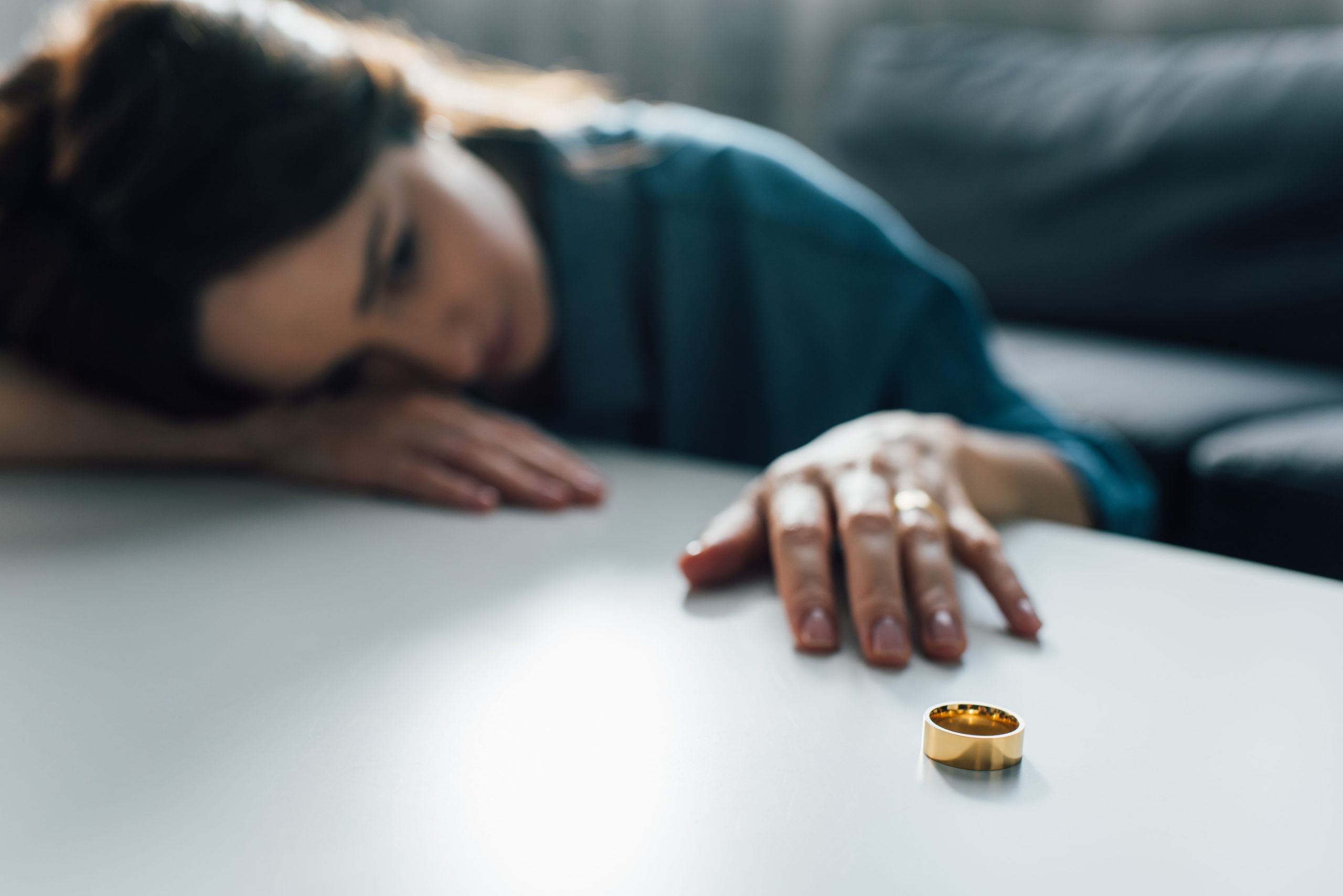 生活有錢有閒，妻子為何還想離婚？