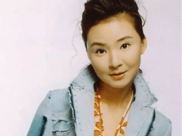 張譯:40歲榮獲影帝,娶二婚妻子,照顧因意外而昏迷的初戀10年